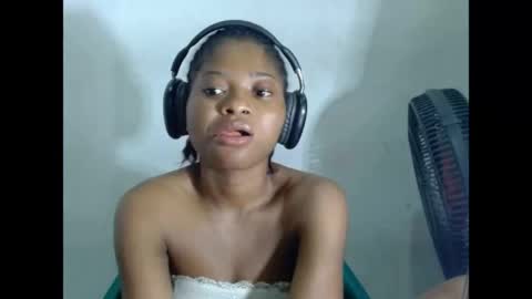 juicynpinkx online show from April 2026 10:59:01 PM