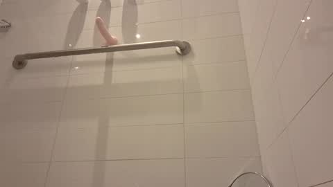 juicystraw online show from October 2025 11:00:02 AM