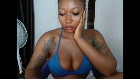 Snapshot of juicyxpink chatting on November 2025 11:48:01 PM juicyxpink online show from November 2025 11:48:01 PM