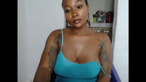 Snapshot of juicyxpink chatting on November 2025 11:48:02 PM juicyxpink online show from November 2025 11:48:02 PM