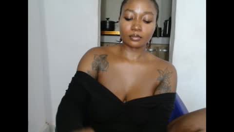 Snapshot of juicyxpink chatting on November 2025 12:57:02 AM juicyxpink online show from November 2025 12:57:02 AM