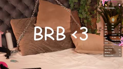 Julcy online show from May 2026 07:19:02 PM