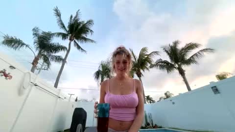 Snapshot of juleeahh chatting on April 2026 11:46:02 PM juleeahh online show from April 2026 11:46:02 PM