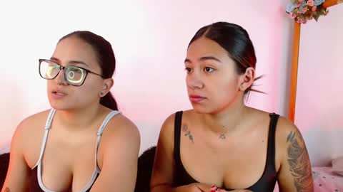 Snapshot of jules_n_gia chatting on December 2024 04:59:02 PM Jules and Gia online show from December 2024 04:59:02 PM