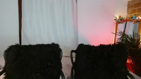 Snapshot of jules_n_gia chatting on January 2025 11:36:02 AM Jules and Gia online show from January 2025 11:36:02 AM