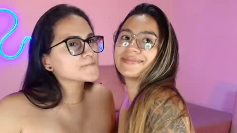 Snapshot of jules_n_gia chatting on February 2025 12:05:01 AM Jules and Gia online show from February 2025 12:05:01 AM