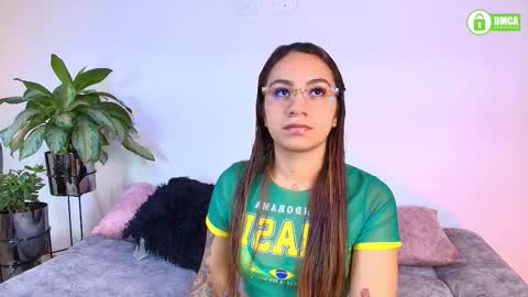 Snapshot of jules_n_gia chatting on February 2026 06:53:01 PM Jules and Gia online show from February 2026 06:53:01 PM