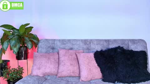 Jules and Gia online show from May 2026 04:48:02 PM