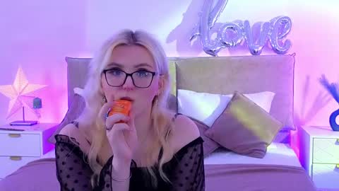 Jules Nightt online show from May 2026 09:10:02 PM