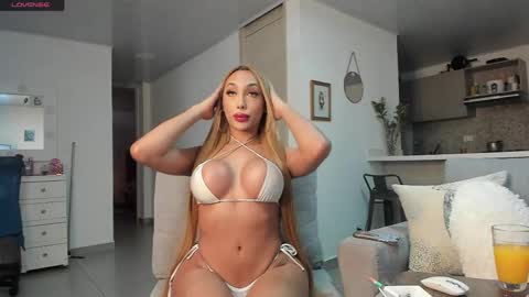 julessy online show from May 2026 04:56:01 PM