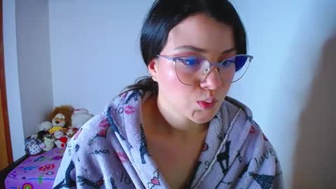 Snapshot of juli05star chatting on October 2025 08:51:02 PM Juliana online show from October 2025 08:51:02 PM