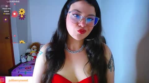 Snapshot of juli05star chatting on October 2025 01:59:02 AM Juliana online show from October 2025 01:59:02 AM