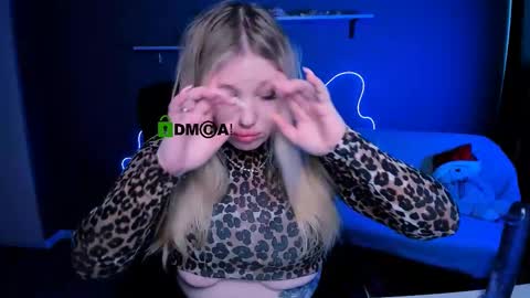 juli kisss online show from March 2025 09:40:01 AM