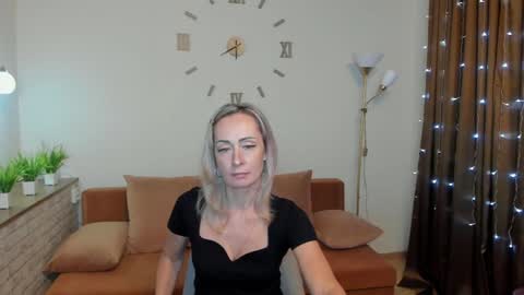 Snapshot of julia__cherry_ chatting on January 2025 04:18:02 AM julia__cherry_ online show from January 2025 04:18:02 AM