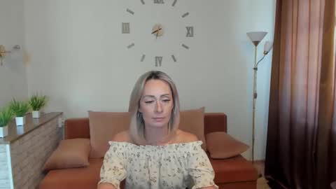 Snapshot of julia__cherry_ chatting on February 2025 11:14:02 AM julia__cherry_ online show from February 2025 11:14:02 AM