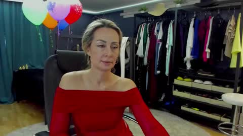 julia__cherry_ online show from February 2026 02:01:02 PM