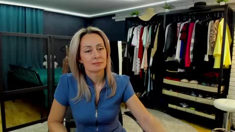 julia__cherry_ online show from May 2026 03:49:02 PM