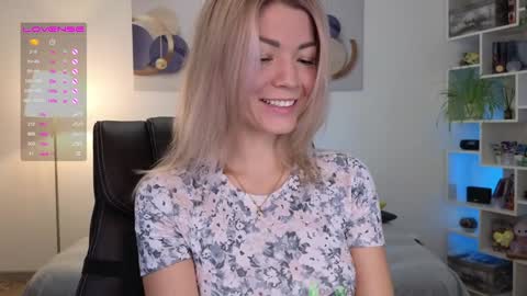 Snapshot of julia_cute_ chatting on January 2025 01:38:01 PM Cute online show from January 2025 01:38:01 PM
