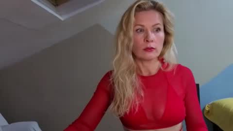 Snapshot of julia_giulia chatting on October 2025 04:57:01 PM julia_giulia online show from October 2025 04:57:01 PM