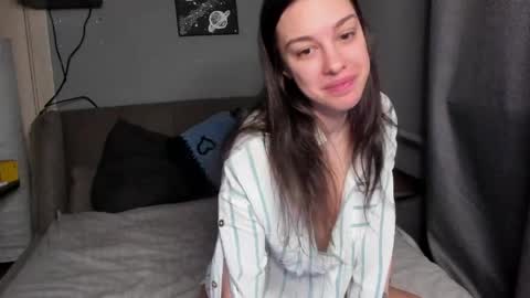 Julia online show from March 2026 12:10:02 AM