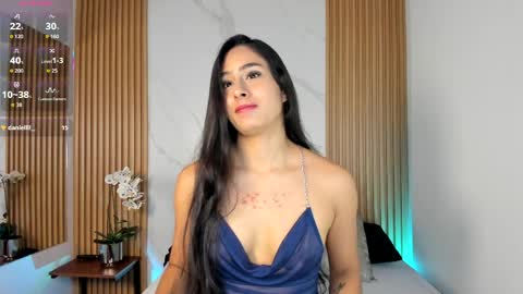 J U L IA   M A R T I N E Z online show from April 2026 11:34:01 AM