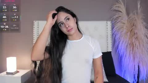 J U L IA   M A R T I N E Z online show from June 2026 11:36:02 AM