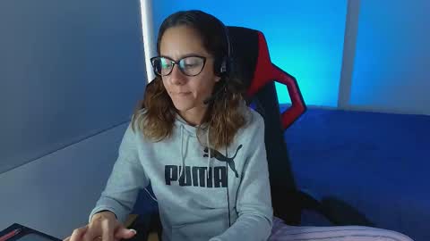 Julia Schedule 10 pm to 4  am GTM-5 online show from December 2025 06:59:02 PM