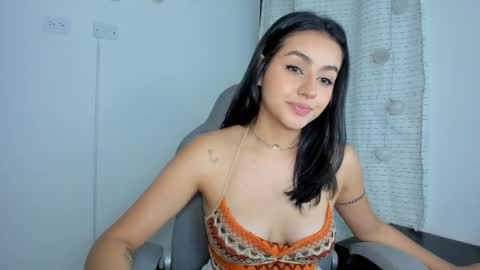 Snapshot of julia_strauns chatting on February 2025 08:38:01 AM julia_strauns online show from February 2025 08:38:01 AM