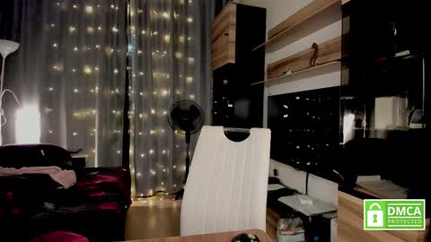 julia_t_mog online show from February 2026 10:13:02 PM