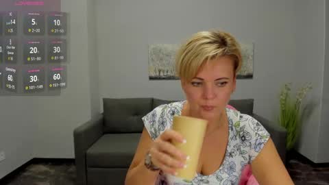 Julia online show from December 2024 01:44:01 PM