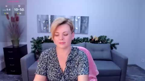 Julia online show from January 2025 12:49:01 PM