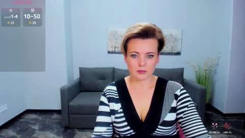 Julia online show from February 2025 12:39:01 PM