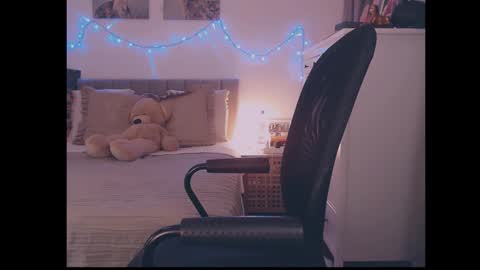 Snapshot of julialiones chatting on February 2026 04:14:01 PM julialiones online show from February 2026 04:14:01 PM