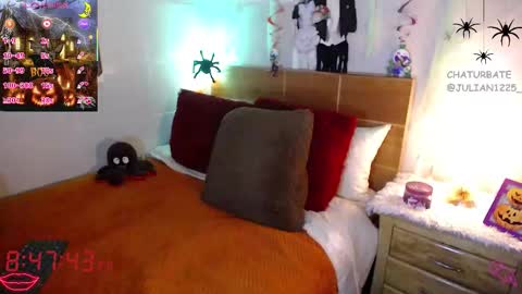 Julian online show from October 2025 01:46:02 AM