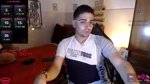 Julian online show from November 2025 03:05:01 AM