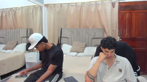 julian billy online show from December 2024 05:51:01 PM