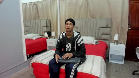 julian billy online show from February 2025 11:32:01 AM