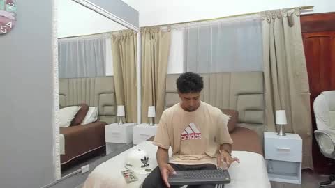 julian billy online show from February 2025 11:39:02 AM