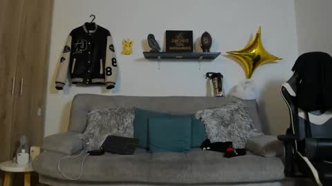 Snapshot of julian_wallace chatting on October 2025 03:20:02 PM julian_wallace online show from October 2025 03:20:02 PM