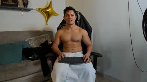 Snapshot of julian_wallace chatting on October 2025 07:14:02 PM julian_wallace online show from October 2025 07:14:02 PM