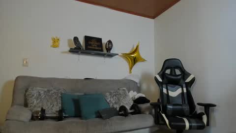 Snapshot of julian_wallace chatting on October 2025 03:47:02 PM julian_wallace online show from October 2025 03:47:02 PM