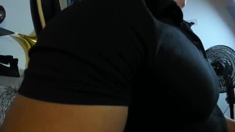 Snapshot of julian_wallace chatting on November 2025 12:32:01 AM julian_wallace online show from November 2025 12:32:01 AM