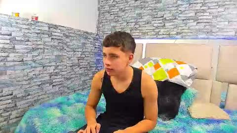 Snapshot of julian_wolf18 chatting on October 2025 03:23:02 PM julian online show from October 2025 03:23:02 PM