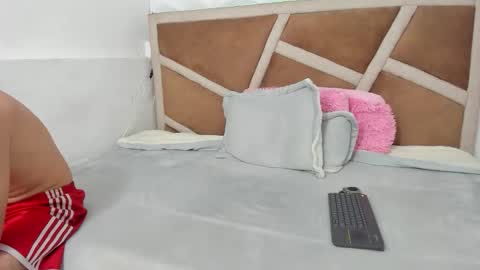 julian online show from November 2025 05:14:02 PM