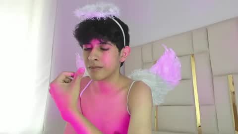 Julian online show from June 2026 07:24:02 PM