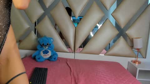 Snapshot of juliana_js_ chatting on December 2024 03:58:01 PM juliana_js_ online show from December 2024 03:58:01 PM