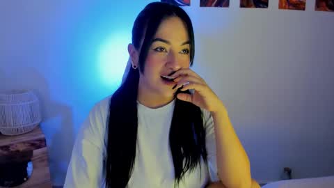 Snapshot of julianags_ chatting on October 2025 09:57:01 PM Ana Maria online show from October 2025 09:57:01 PM
