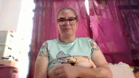 Snapshot of julianaputa chatting on June 2026 01:59:02 PM julianaputa online show from June 2026 01:59:02 PM