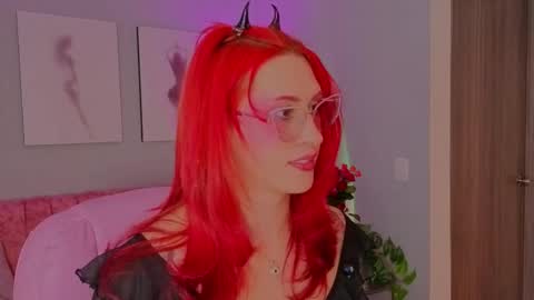 Snapshot of julianna_saenz chatting on March 2026 05:07:02 PM Juliana online show from March 2026 05:07:02 PM