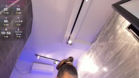 Snapshot of juliasprouse_ chatting on February 2025 04:31:01 AM Julias online show from February 2025 04:31:01 AM